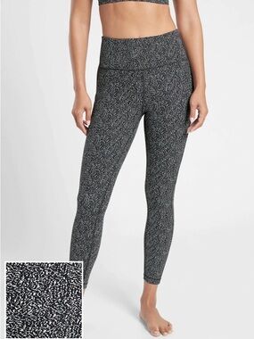 Athleta Ultimate Stash Pocket Textured 7/8 Tight, Black/ White